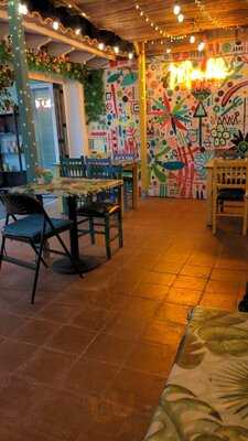 La Casa De Las Flores