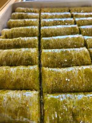 Back-lavaa Baklava
