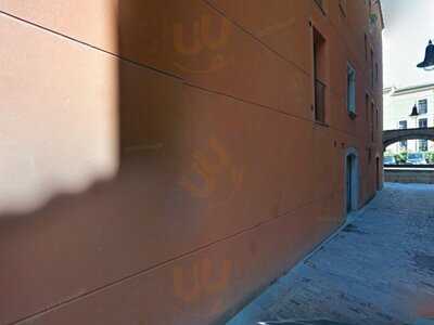 Somia Vins I Llibres