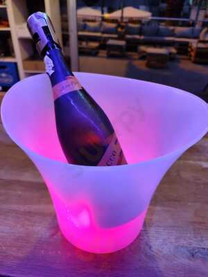 Unique Pallet Lounge