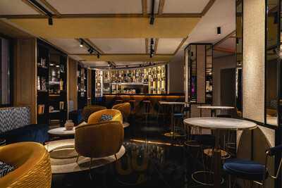 Le Burlesque House Bar