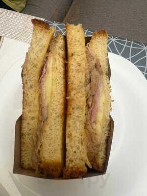 Montagu Sandwich By Soto Del Prior