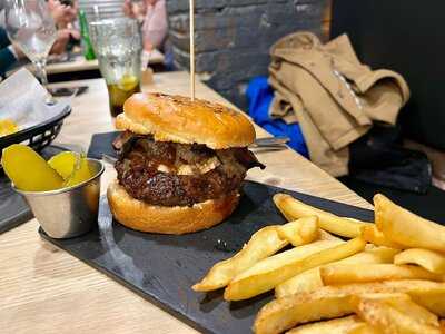 Mad Monkey Burger