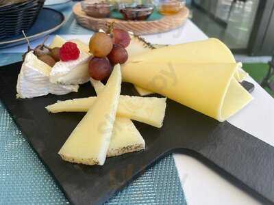 Charlys & Toms The Brunch Club