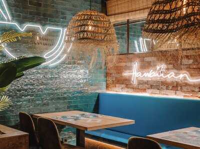 Wakea (rambla Almería)