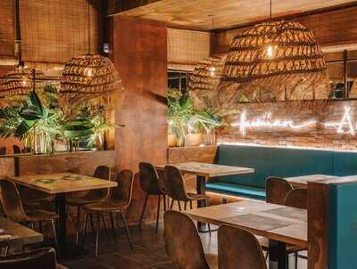 Wakea (rambla Almería)