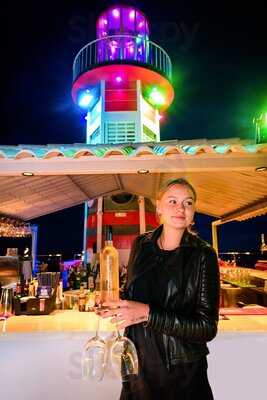 Lighthouse Restaurant & Shows