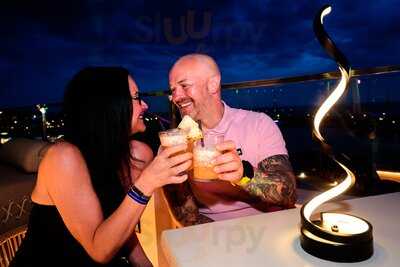 Lighthouse Restaurant & Shows