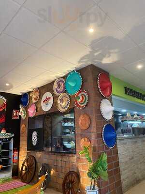 Mariachi Mexican Food