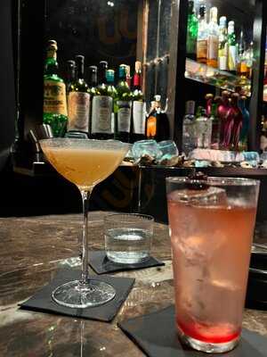 Número Tres Cocktail Bar