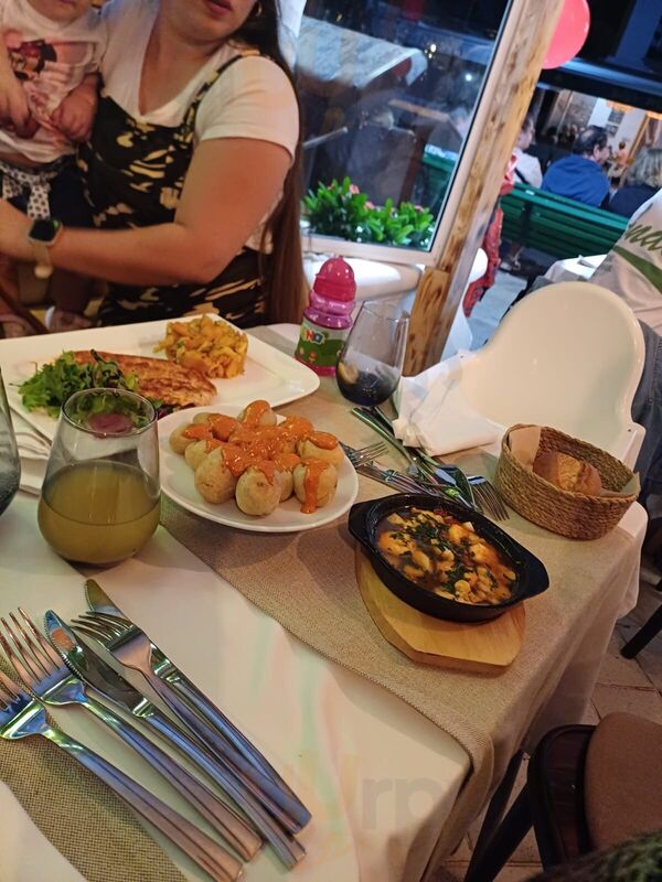 Capitan Hook - Puerto De Mogan