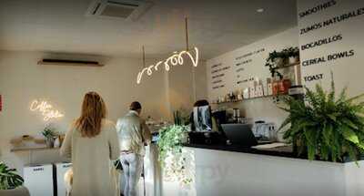 Decent - Cafe & Brunch