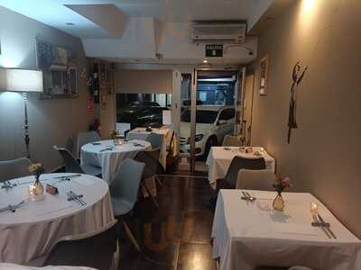 Versos Sueltos, Casa De Comidas