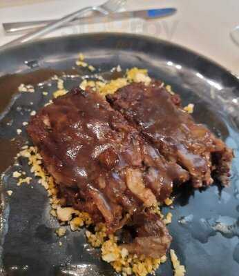 Versos Sueltos, Casa De Comidas