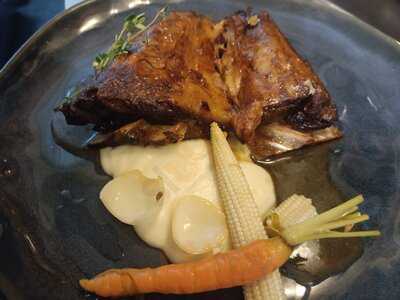 Versos Sueltos, Casa De Comidas