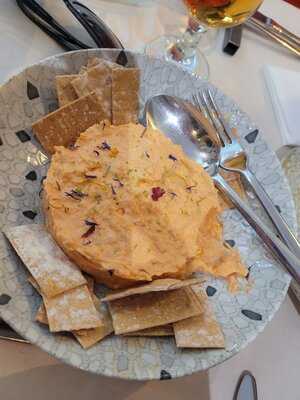 Versos Sueltos, Casa De Comidas