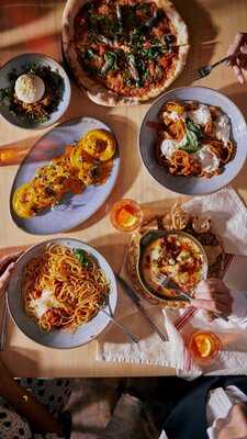 La Mafia Se Sienta A La Mesa