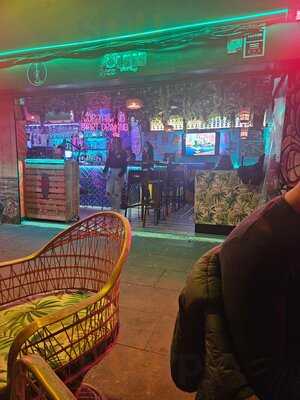 Luau Cocktail Lounge