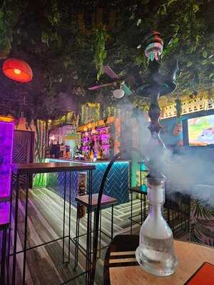 Luau Cocktail Lounge