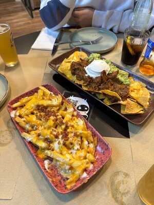 Baka Vieja Burger Shop