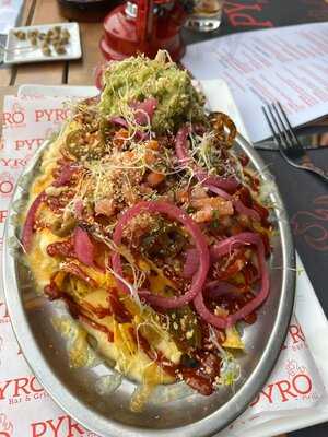 Pyro Bar&grill