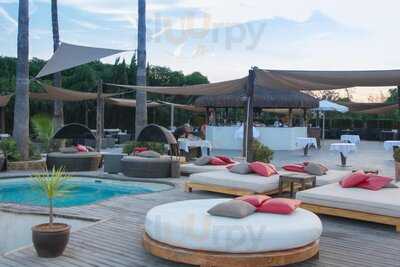 Pinedo Beach Arrocería & Lounge