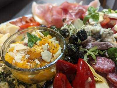 Pizzeria Alfredo & Seafood Restaurant