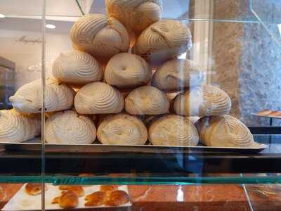 Aux Merveilleux De Fred