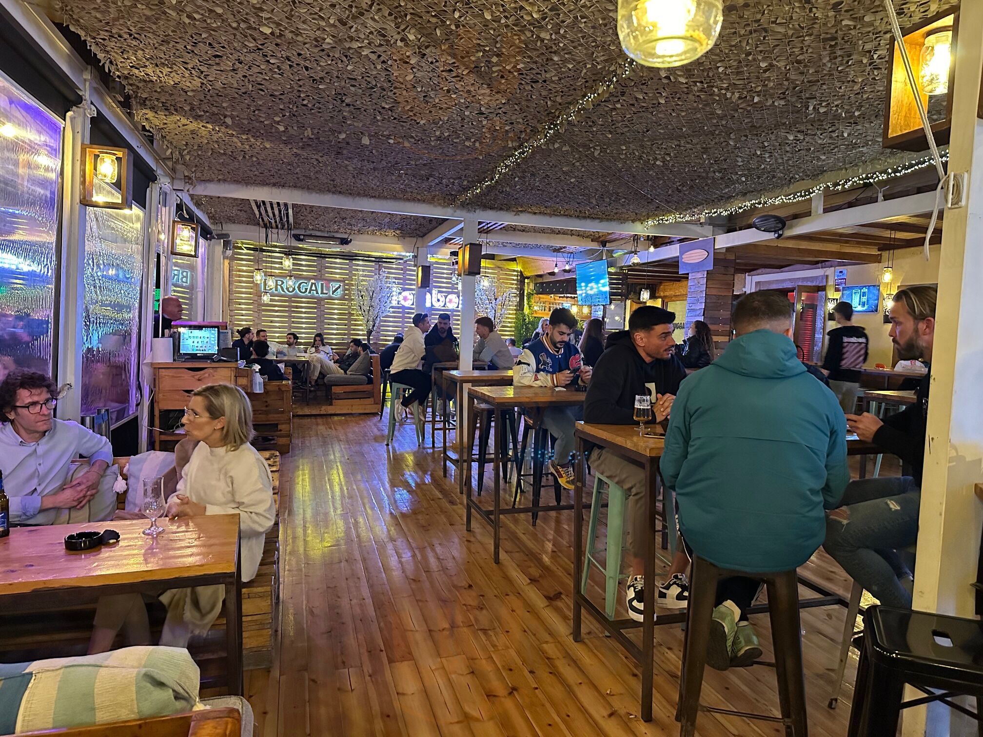 Lombok Restaurant Club