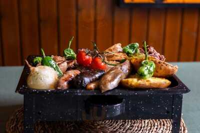 Pizzeria Restaurante Metro Y Pico