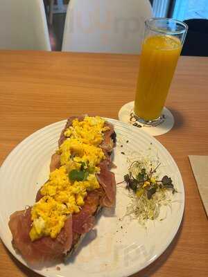 La Emilia Brunch & Drunch