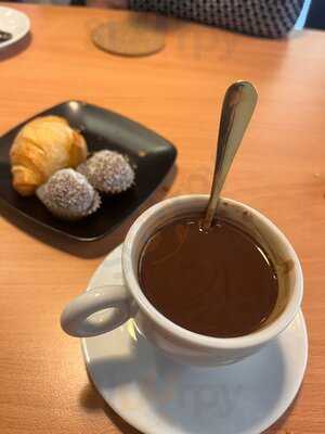 La Emilia Brunch & Drunch