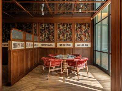 Trotamundos - Only You Sevilla