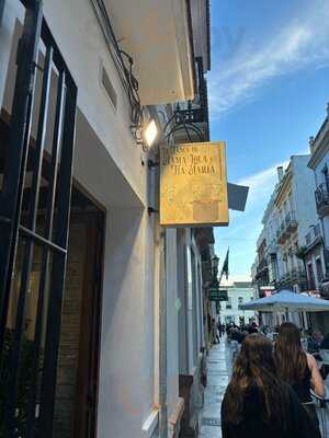 La Tasca De Mamá Lola Y Tia Maria 