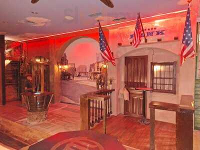 Far West Village Teruel