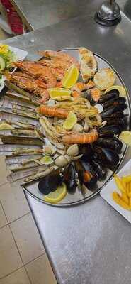 Maxim’s Steak House & Pizza