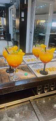 Maxim’s Steak House & Pizza