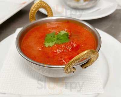 Maxim’s Steak House & Pizza