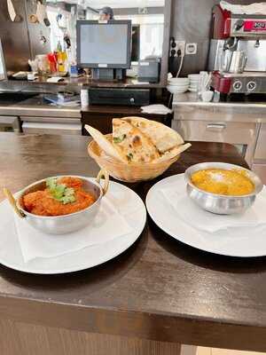 Maxim’s Steak House & Pizza