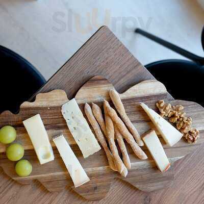 La Enoteca By Mateo Wines