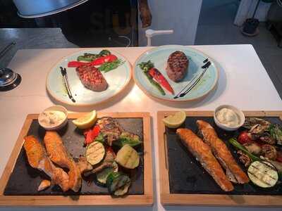 Sea Me Beach Restaurant Bar