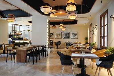 Ayt Iraten Restaurant