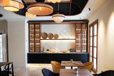 Ayt Iraten Restaurant