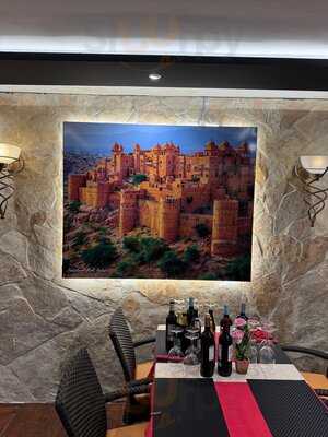 Royal Indian Tandoori Restaurant &amp; Bar