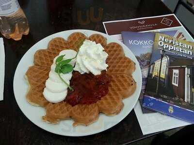 Vohvelikahvila Ja Taideleipomo