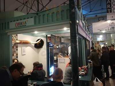 Ohana Lei'pomo & Grille