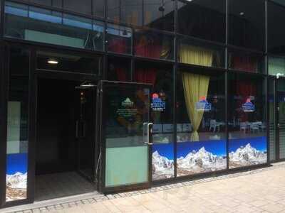 Tribeni Nepalilainen Ravintola