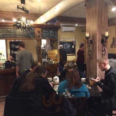 Lautapelikahvila Taverna