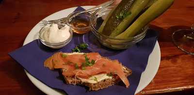 Kievari Kahdet Kasvot