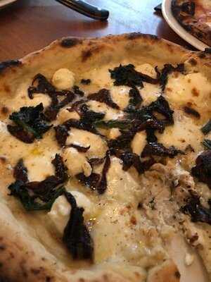 Daddy Green's Pizzabar